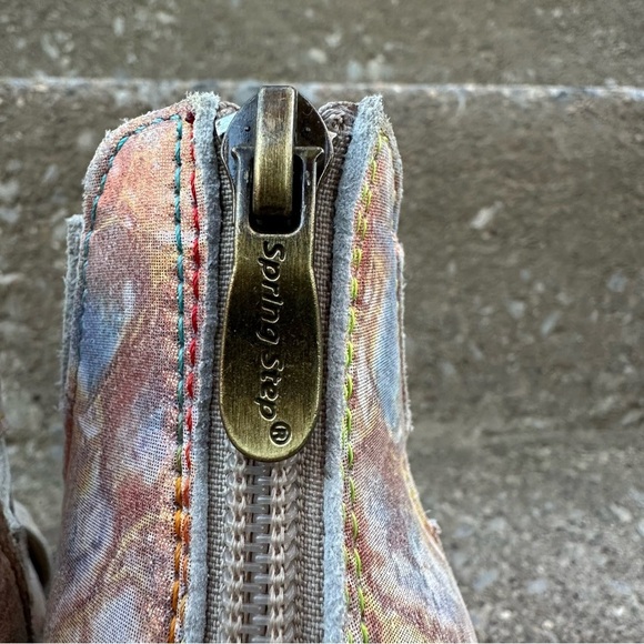 L'Artiste Amora Hand Painted Leather Peep Toe Laser Cut Bronze Sandal - Picture 3 of 10